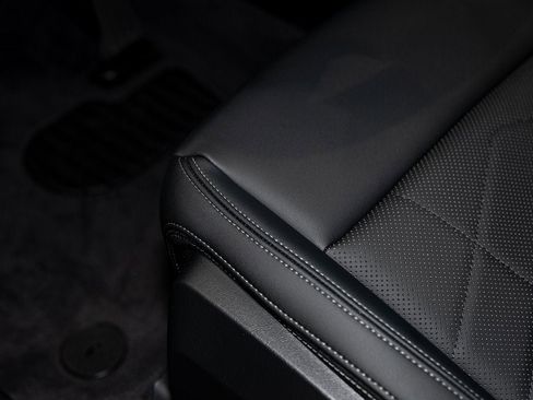 New 2025 BMW X1 xDrive28i w/ Technology Package image 18