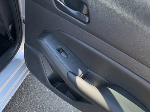 Used 2024 Nissan Altima 2.5 S FWD image 19