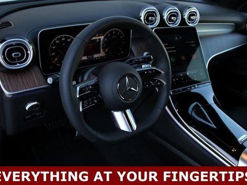 New 2025 Mercedes-Benz GLC 300 4MATIC image 2