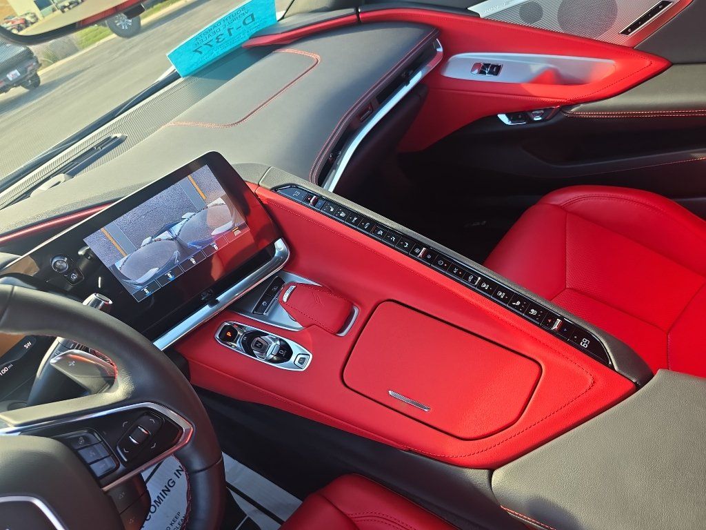 Used 2020 Chevrolet Corvette Stingray Preferred Cpe w/ 2LT Preferred Equipment Group RWD image 21