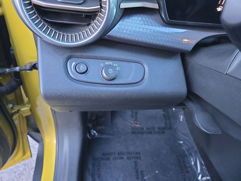 Used 2024 Chevrolet Trax ACTIV w/ Sunroof Package image 19