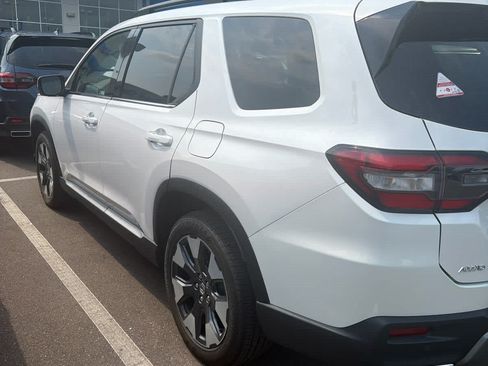 Used 2026 Honda Pilot Touring image 9