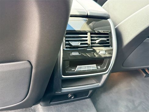 Used 2022 BMW X5 xDrive40i w/ Premium Package image 28