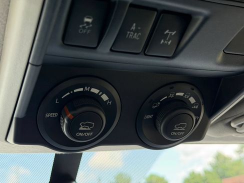 Used 2014 Toyota 4Runner Trail AWD/4WD image 28