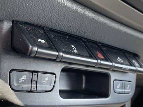 Used 2016 Chevrolet Colorado Z71 AWD/4WD image 30