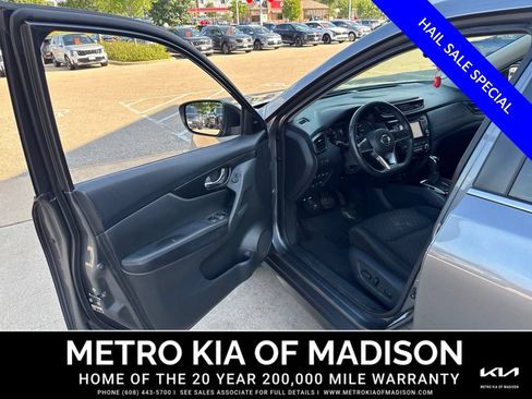 Used 2017 Nissan Rogue SV AWD/4WD image 10