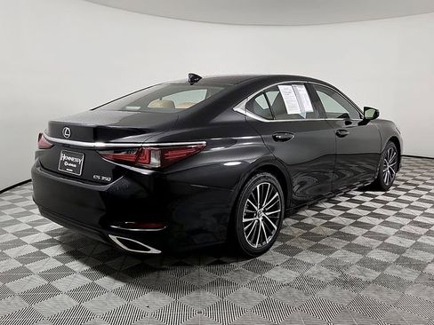 Used 2025 Lexus ES 350 w/ Premium Package FWD image 4