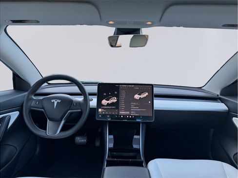 Used 2020 Tesla Model 3 Standard Range Plus image 18