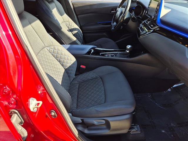 Used 2020 Toyota C-HR XLE FWD image 18