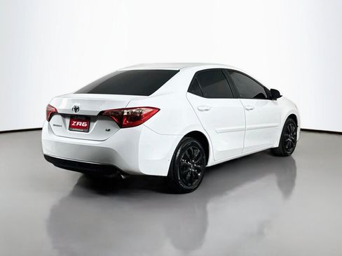 Used 2019 Toyota Corolla LE w/ Carpet Mat Package (TMS) FWD image 5