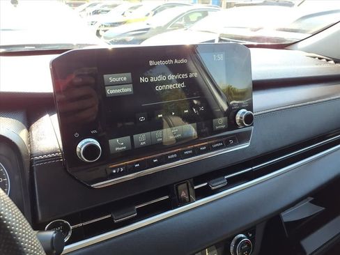 Used 2024 Mitsubishi Outlander AWD image 8