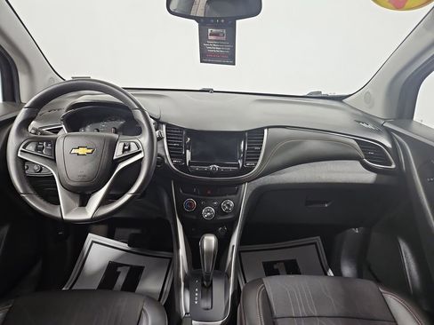 Used 2022 Chevrolet Trax LT w/ Driver Confidence Package AWD/4WD image 13