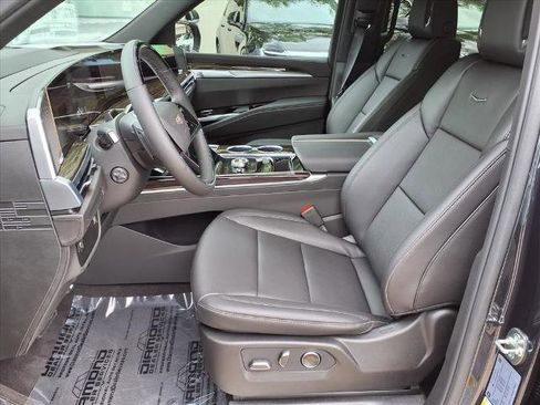 New 2025 Cadillac Escalade Luxury image 15