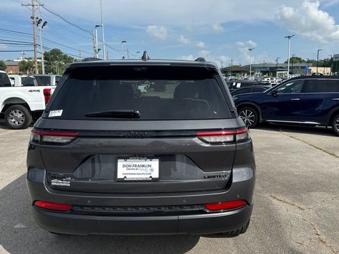 Used 2025 Jeep Grand Cherokee Limited w/ Luxury Tech Group II AWD/4WD image 4