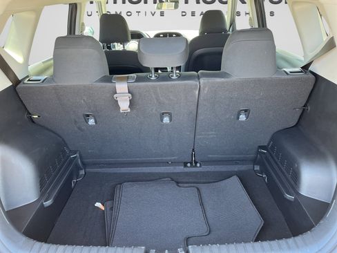 Used 2025 Kia Soul LX w/ LX Technology Package FWD image 10