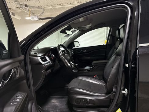 Used 2019 GMC Acadia SLT w/ LPO, Black Accent Package AWD/4WD image 19