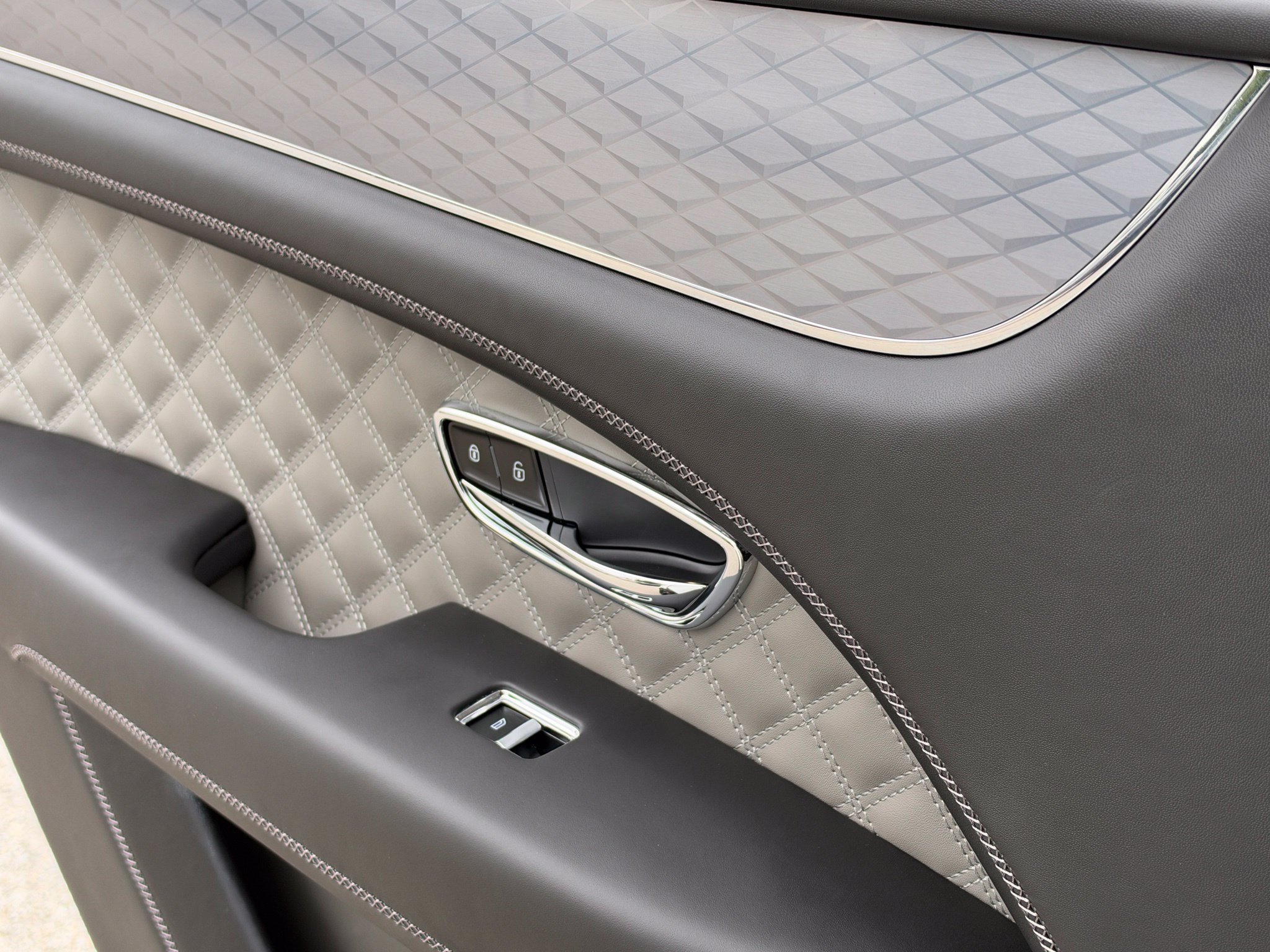 Used 2022 Bentley Bentayga Speed AWD/4WD image 41