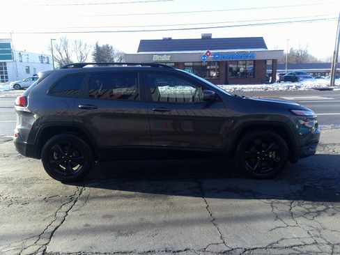 Used 2017 Jeep Cherokee High Altitude image 6