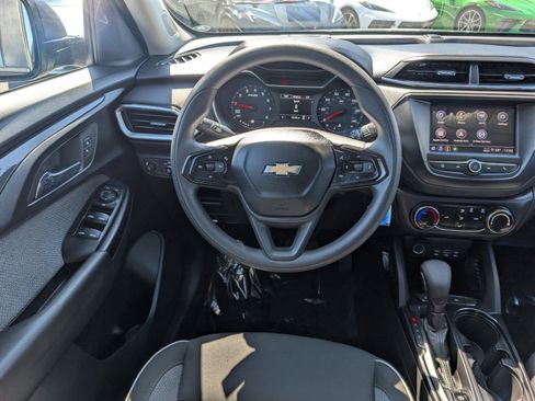 Used 2022 Chevrolet TrailBlazer LS image 16