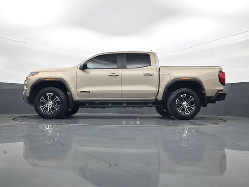 Used 2024 GMC Canyon AT4 w/ AT4 Premium Package AWD/4WD image 28