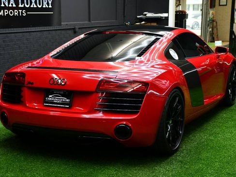 Used 2014 Audi R8 V8 w/ Convenience Package AWD/4WD image 12