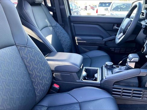 Used 2024 Toyota Tacoma Limited w/ Limited Package (LT) image 8