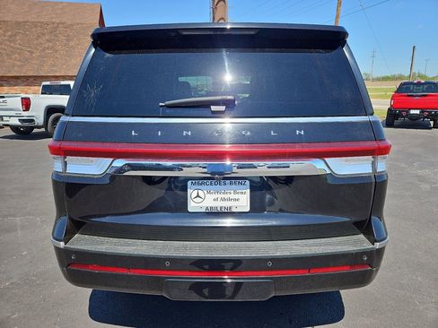 Used 2022 Lincoln Navigator Reserve AWD/4WD image 6