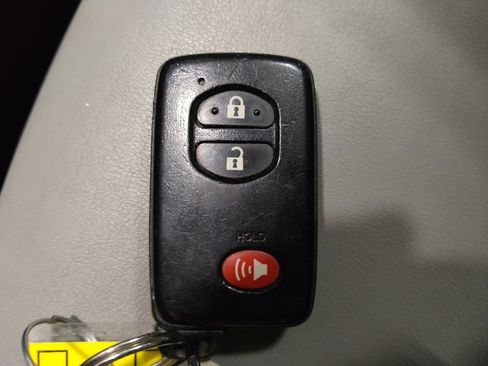 Used 2015 Toyota Prius V Four image 32