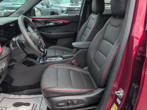 Used 2025 Chevrolet TrailBlazer RS w/ Convenience Package FWD image 18
