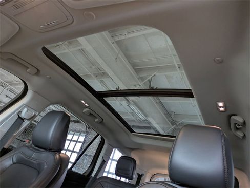 Used 2025 Lincoln Aviator Reserve w/ Jet Appearance Package image 17