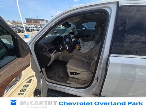 Used 2016 Cadillac Escalade ESV Premium image 4