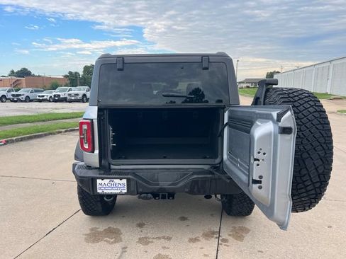 Used 2023 Ford Bronco Badlands w/ Sasquatch Package AWD/4WD image 8
