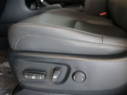 Used 2023 Lexus GX 460 Premium image 16