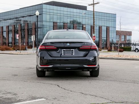 New 2026 BMW 530i xDrive w/ Premium Package image 4