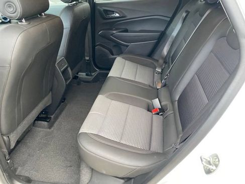 Used 2025 Chevrolet Trax LT FWD image 22