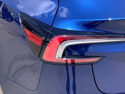 Used 2025 Tesla Model 3 Long Range RWD image 26