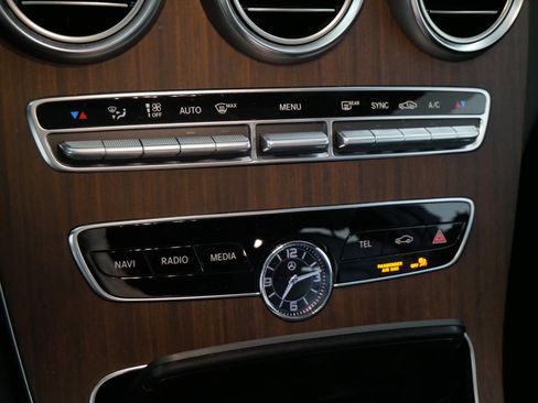 Used 2019 Mercedes-Benz C 300 4MATIC Sedan image 23