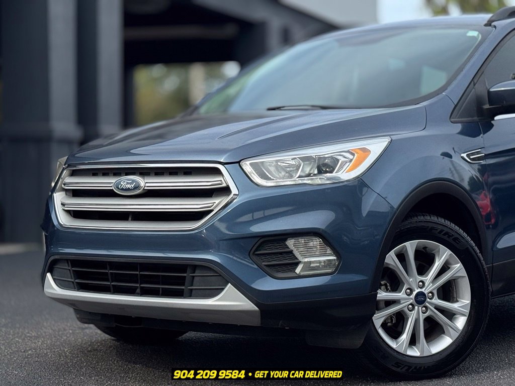 Used 2018 Ford Escape SEL FWD image 3
