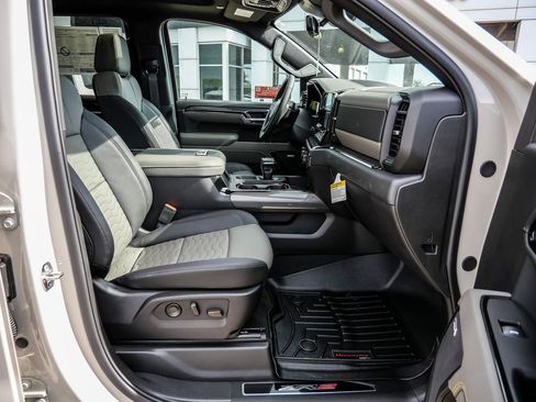 New 2026 Chevrolet Silverado 1500 ZR2 w/ Dark Appearance Package AWD/4WD image 23