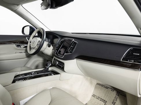 Used 2016 Volvo XC90 T6 Momentum image 26