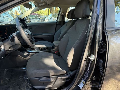 Used 2025 Kia K4 LXS image 30