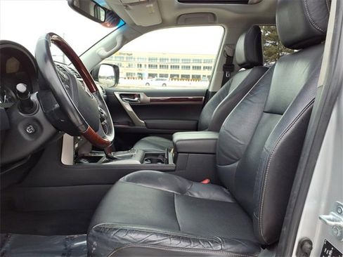 Used 2016 Lexus GX 460 image 14