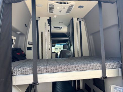 Used 2020 Mercedes-Benz Sprinter 2500 image 33