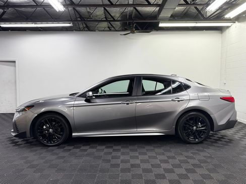 Used 2025 Toyota Camry SE w/ Convenience Package AWD/4WD image 3