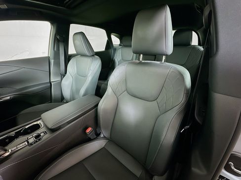 Used 2025 Lexus RX 350 F Sport w/ Convenience Package image 19