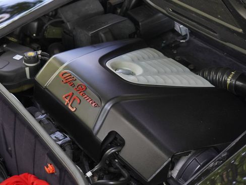 Used 2019 Alfa Romeo 4C Spider RWD image 45