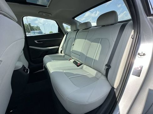 Used 2023 Hyundai Sonata SEL w/ Convenience Package FWD image 25