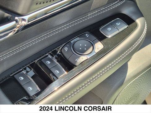 Certified 2024 Lincoln Corsair AWD w/ Equipment Group 101A image 11