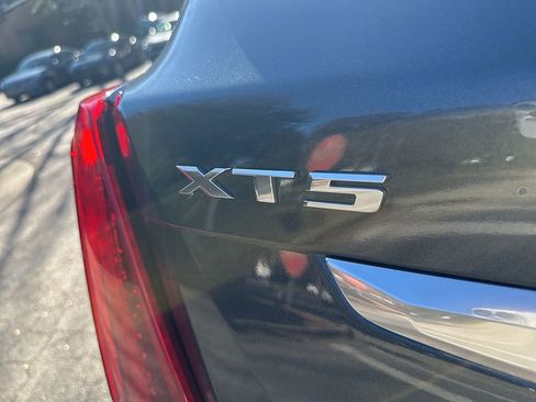 Used 2020 Cadillac XT5 Premium Luxury image 16