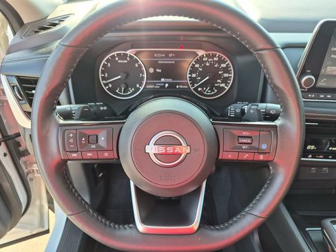 Used 2023 Nissan Rogue SV w/ SV Premium Package FWD image 14